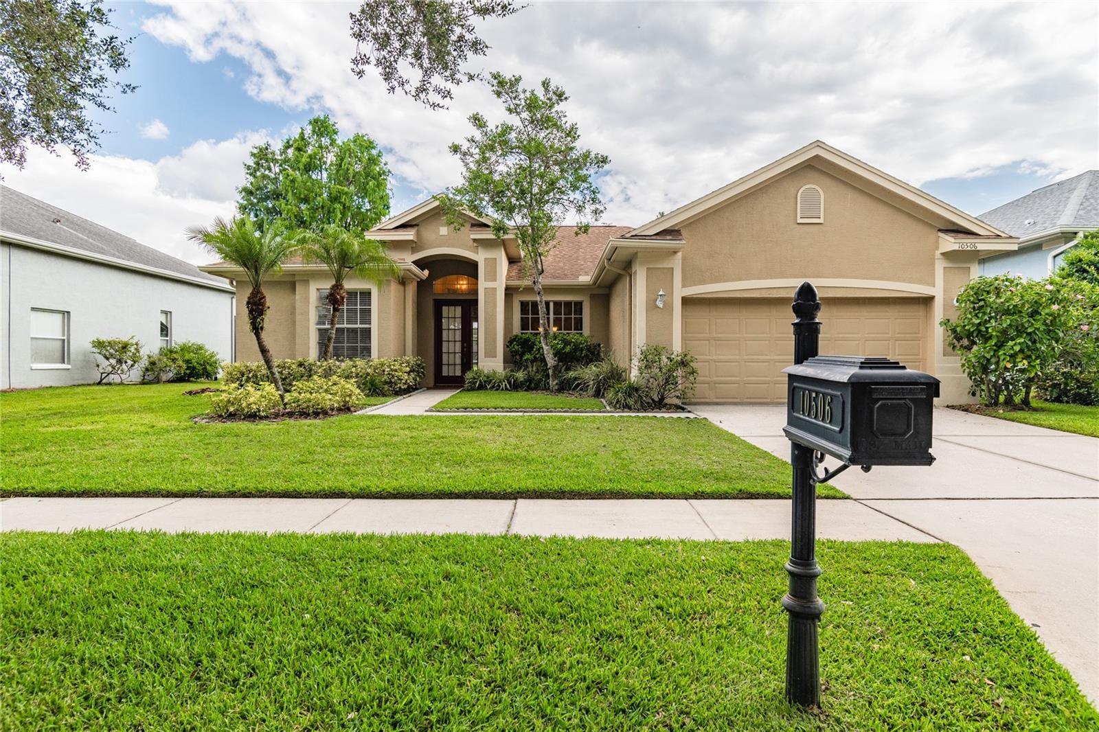 Photo of 10506 CHELMSFORD WAY TAMPA FL 33626