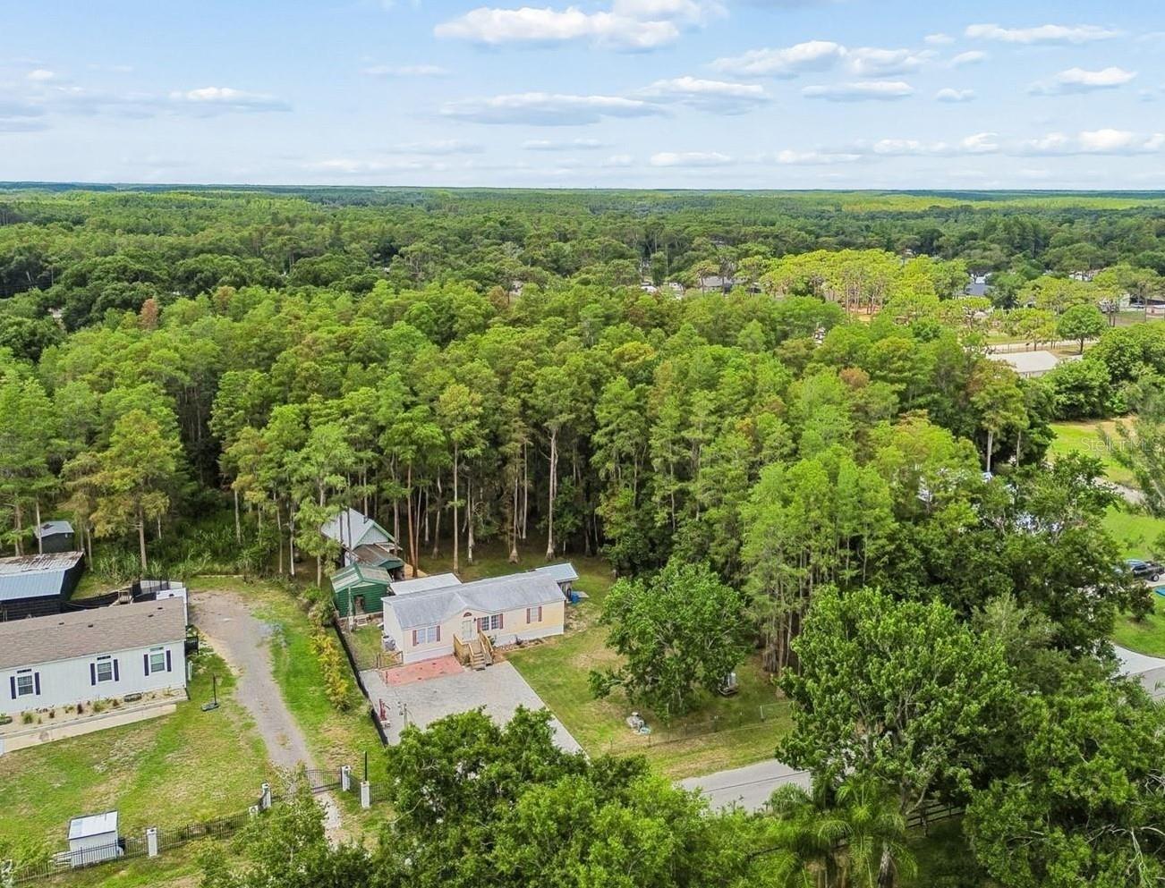 Photo of 17808 DOGWOOD DRIVE LUTZ FL 33558