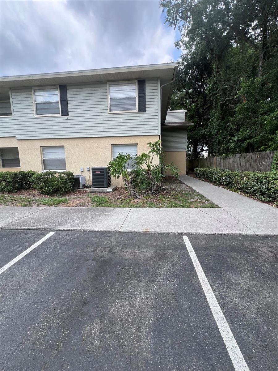 Photo of 226 THORN TREE PLACE #226 BRANDON FL 33510