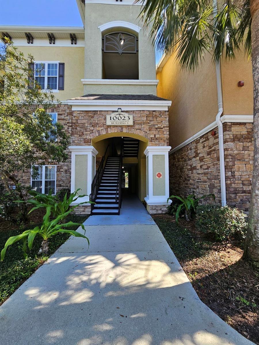 Photo of 10023 COURTNEY PALMS BOULEVARD #101 TAMPA FL 33619