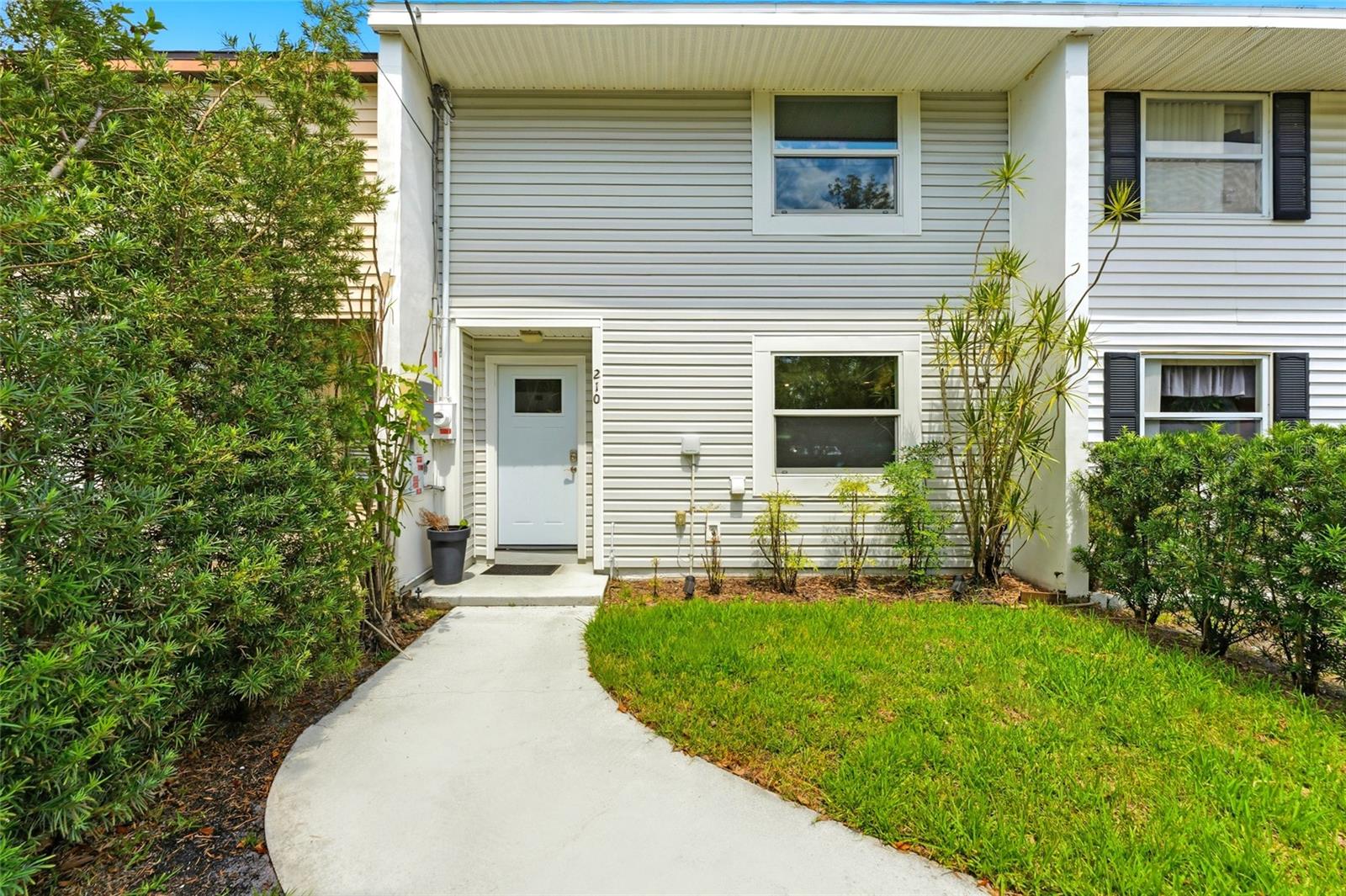 Photo of 210 S MALCOLM COURT TAMPA FL 33609