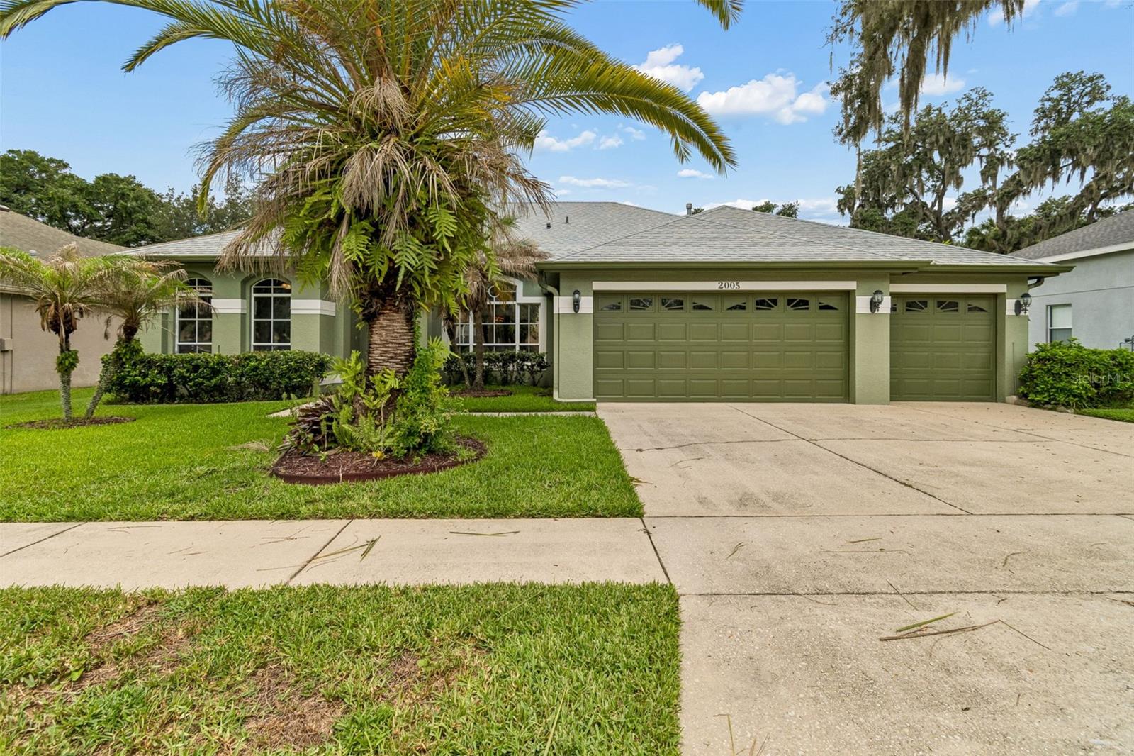 Photo of 2005 WEXFORD GREEN DRIVE VALRICO FL 33594