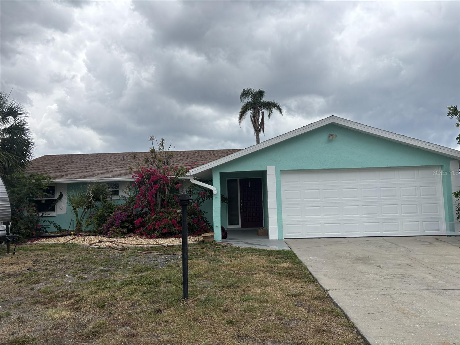 Photo of 1002 SILVER PALM WAY APOLLO BEACH FL 33572