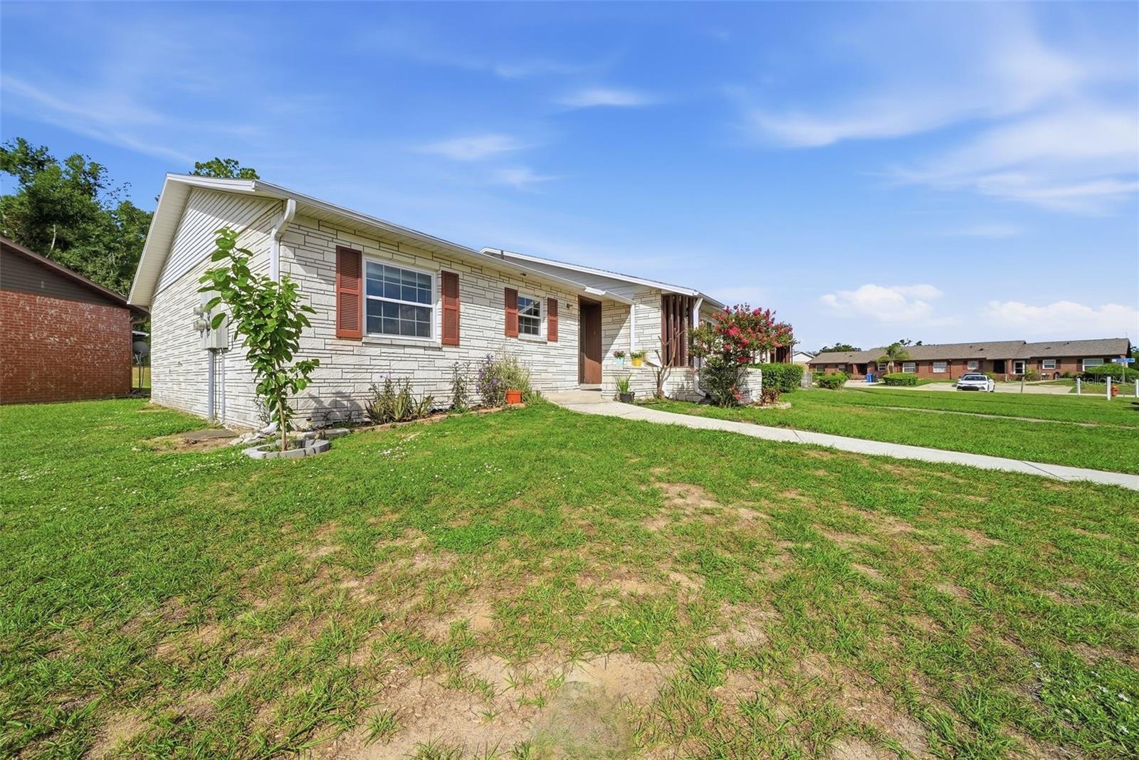 Photo of 10310 BLUE FIELD CT THONOTOSASSA FL 33592