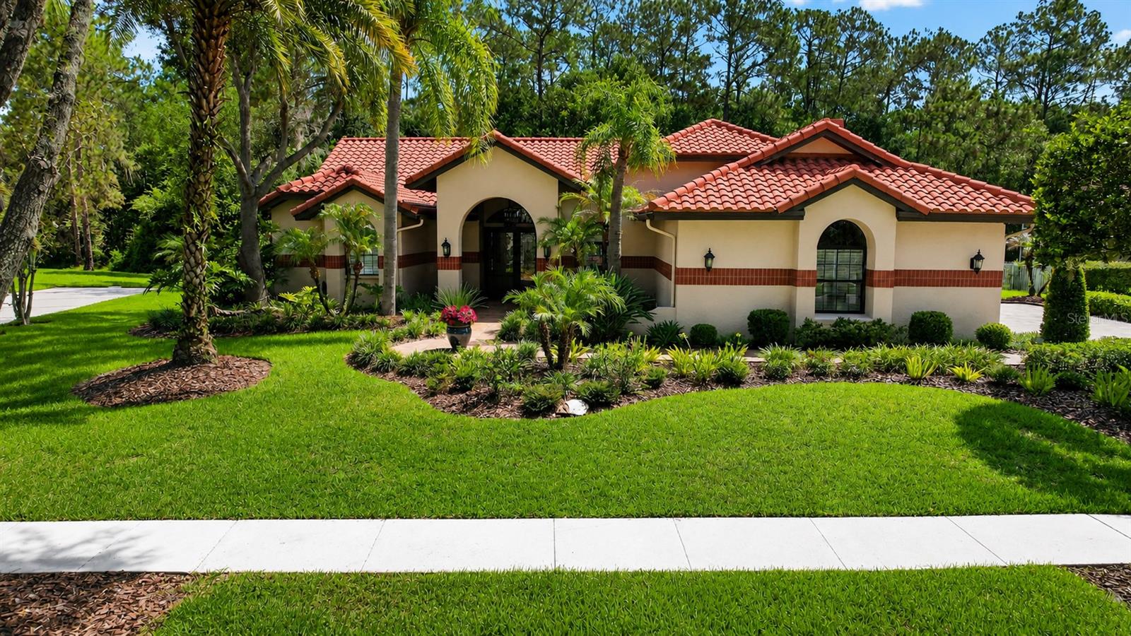 Photo of 8944 MAGNOLIA CHASE CIRCLE TAMPA FL 33647