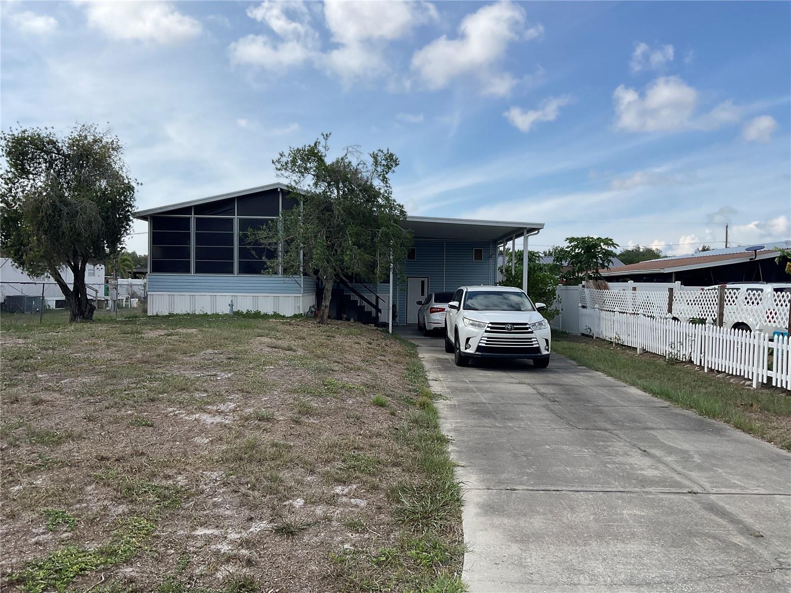 Photo of 2607 UNIVERSAL DRIVE RUSKIN FL 33570