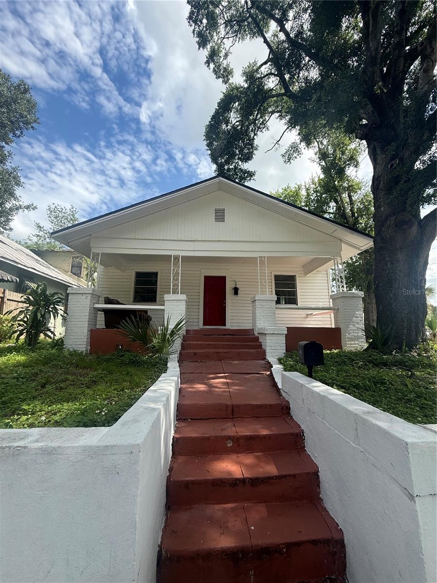 Photo of 2712 E COLUMBUS DRIVE TAMPA FL 33605