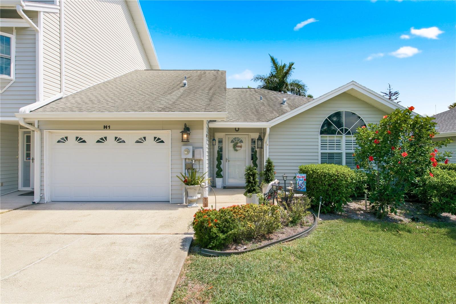 Photo of 11722 CURRIE LANE #H1 LARGO FL 33774