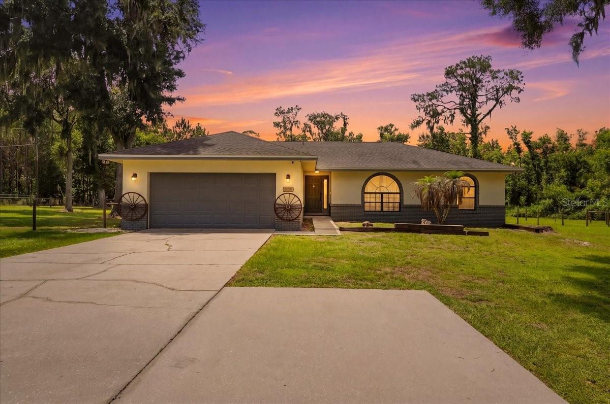 Photo of 8636 OAKWOOD DRIVE LAKELAND FL 33810