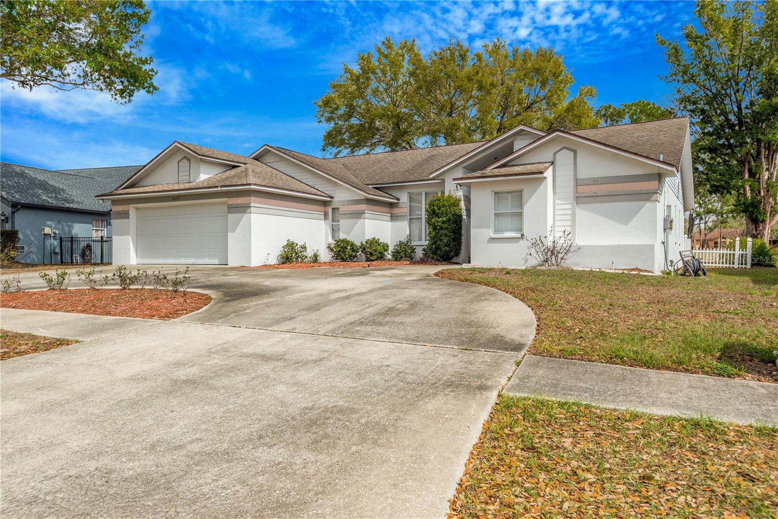Photo of 2626 CRESTFIELD DRIVE VALRICO FL 33596