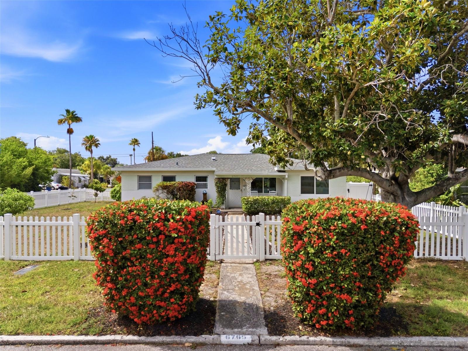 Photo of 6765 3RD AVENUE ST PETERSBURG FL 33710