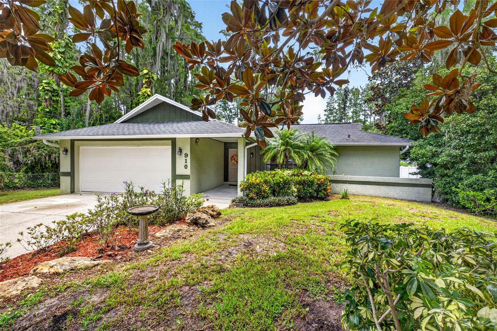 Photo of 910 HILLSIDE DRIVE LUTZ FL 33549