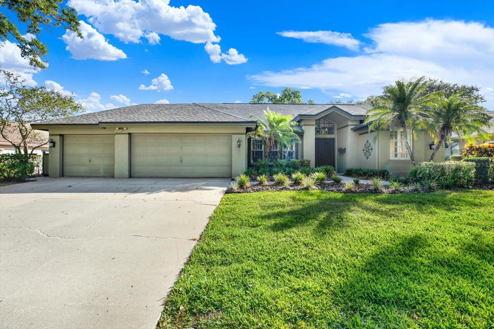 Photo of 631 HOUSE WREN CIRCLE PALM HARBOR FL 34683