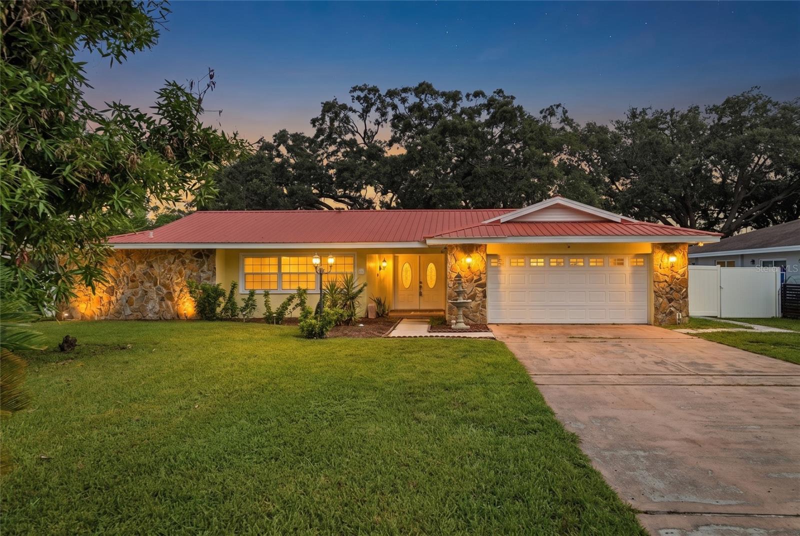 Photo of 1514 BURNING TREE LANE BRANDON FL 33510