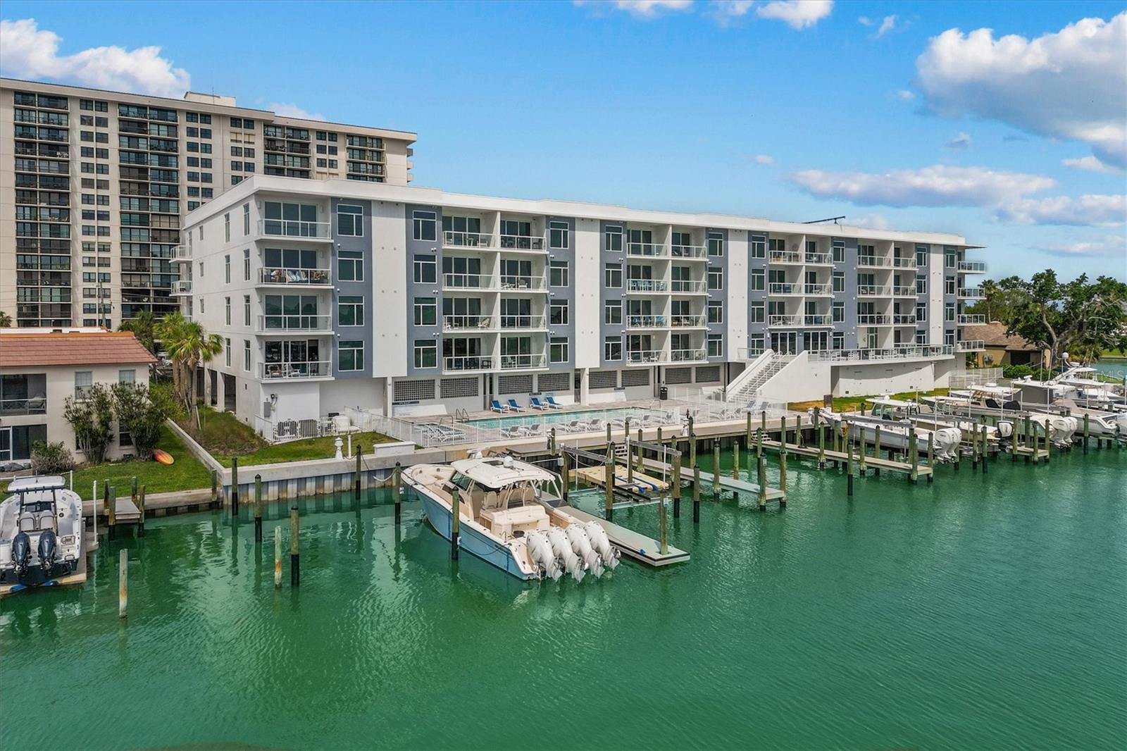 Photo of 415 ISLAND WAY #311 CLEARWATER BEACH FL 33767