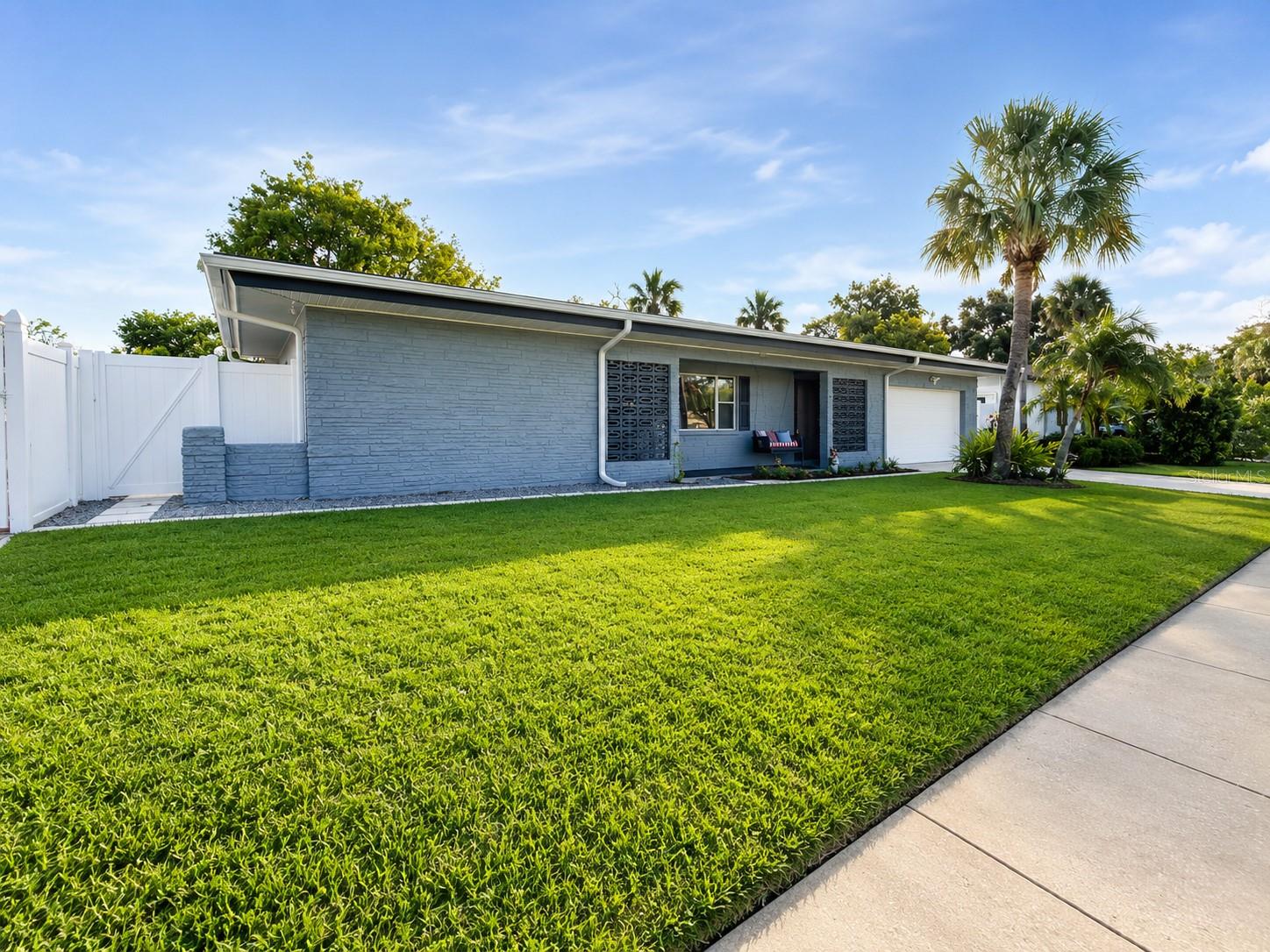 Photo of 6004 MEMORIAL HIGHWAY TAMPA FL 33615