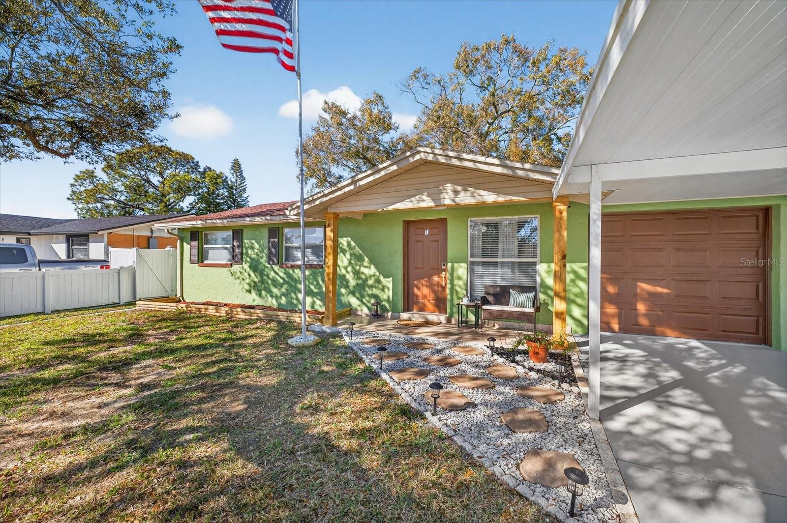 Photo of 8411 WESTRIDGE DRIVE TAMPA FL 33615