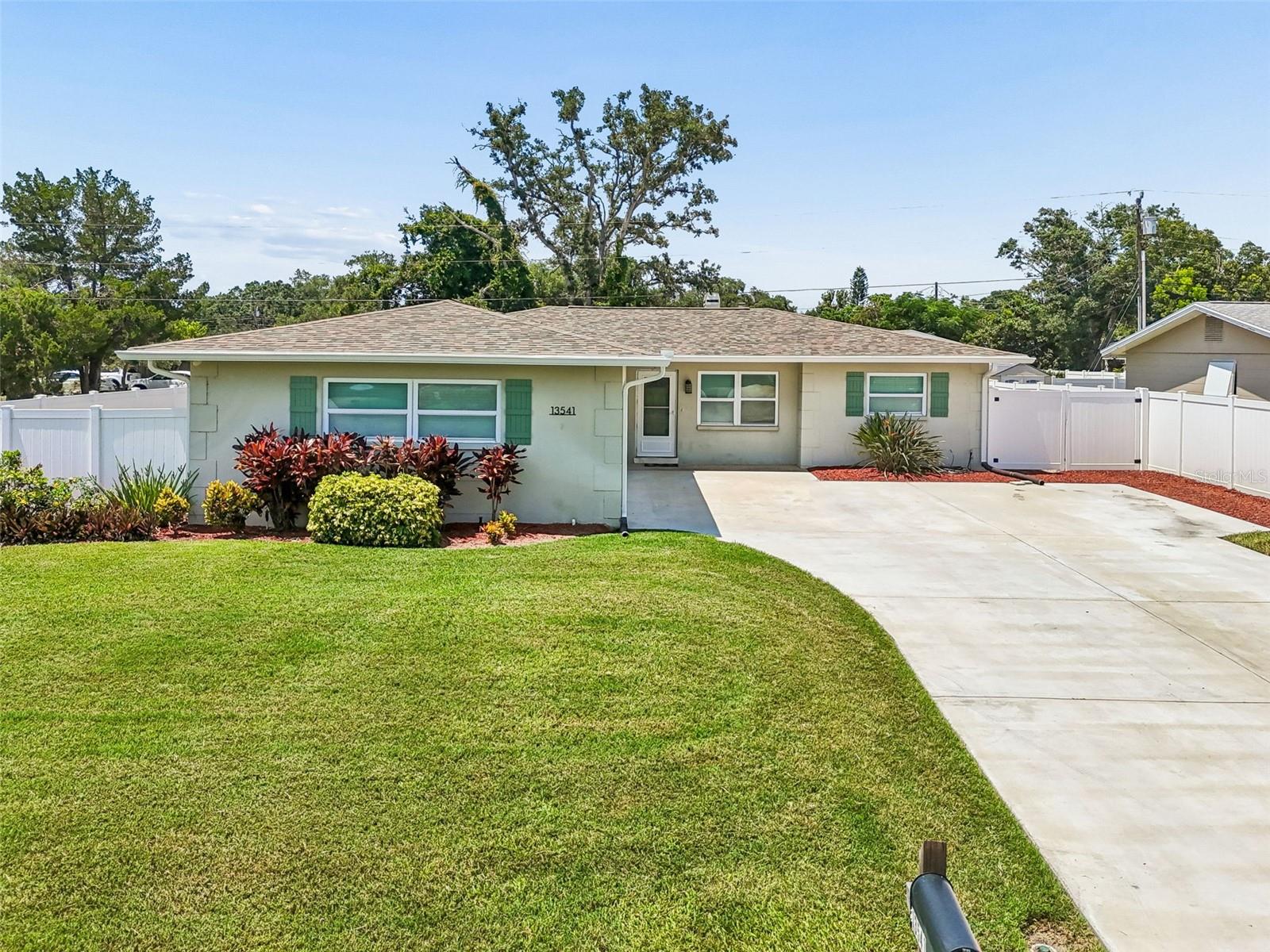 Photo of 13541 87TH PLACE SEMINOLE FL 33776