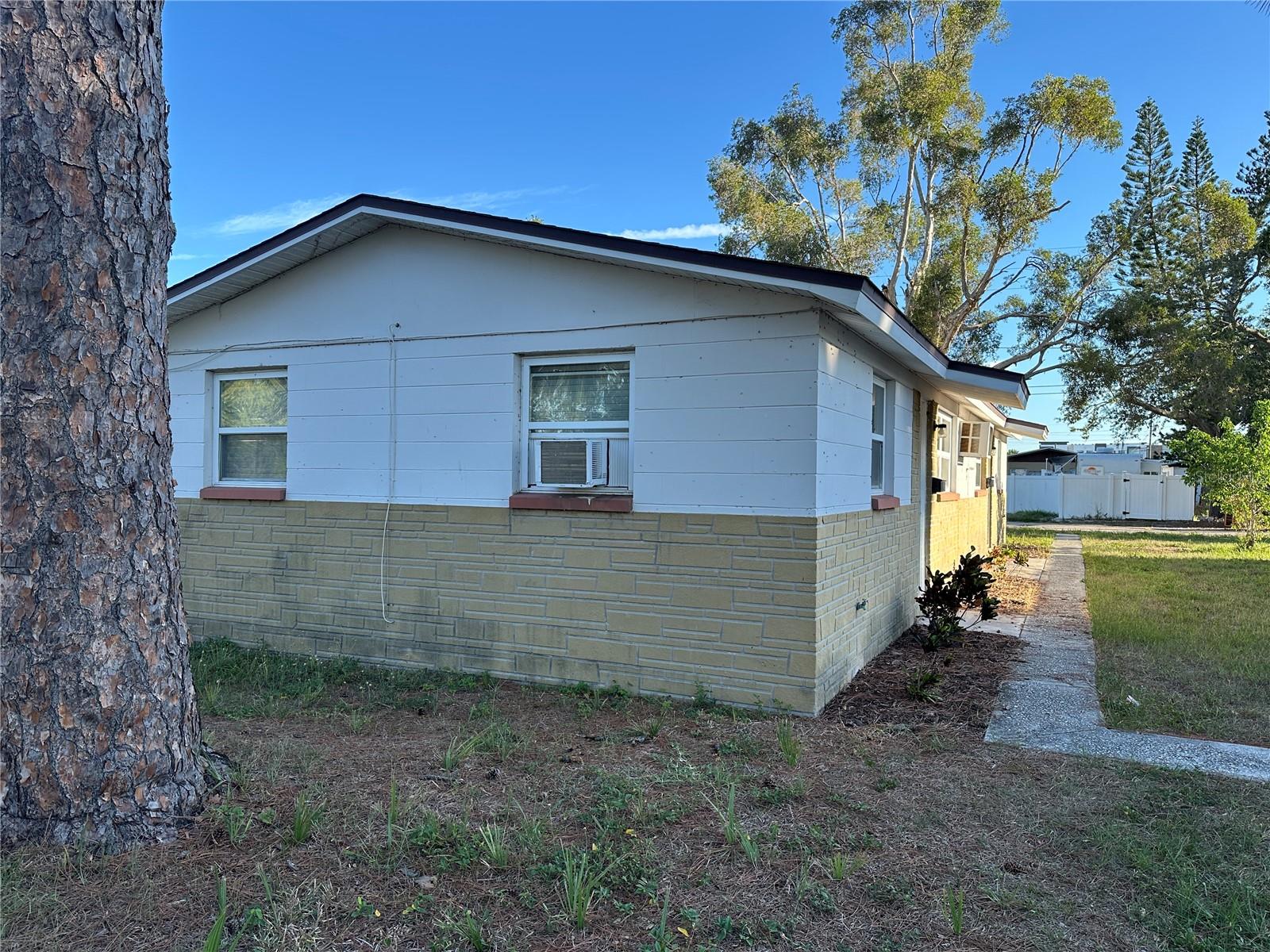 Photo of 351 50TH AVENUE ST PETERSBURG FL 33703
