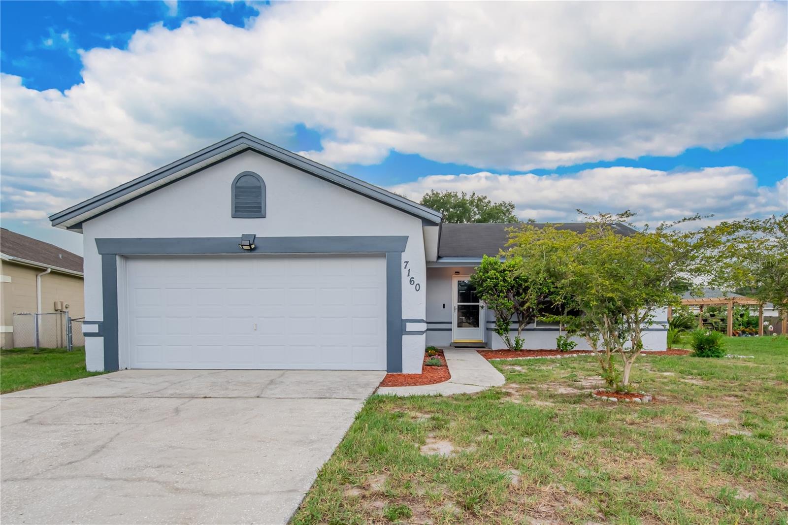 Photo of 7160 PEBBLE PASS LOOP LAKELAND FL 33810