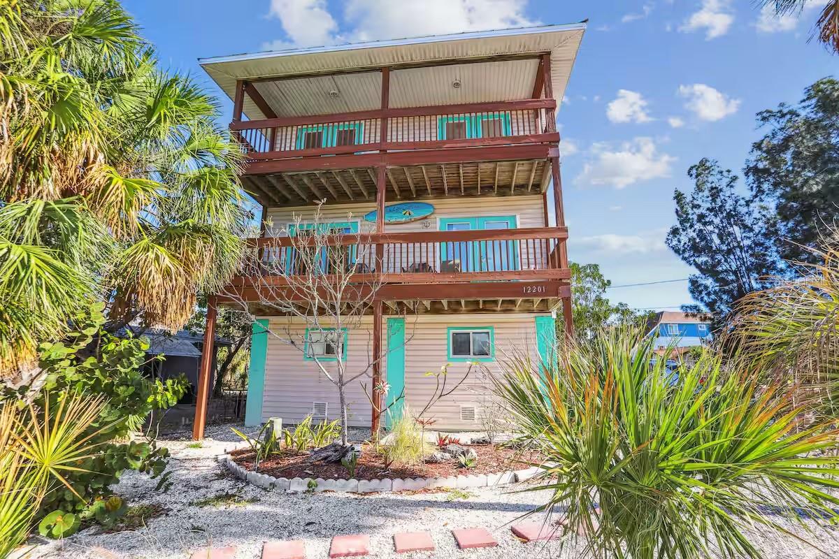Photo of 12201 GULF BOULEVARD TREASURE ISLAND FL 33706