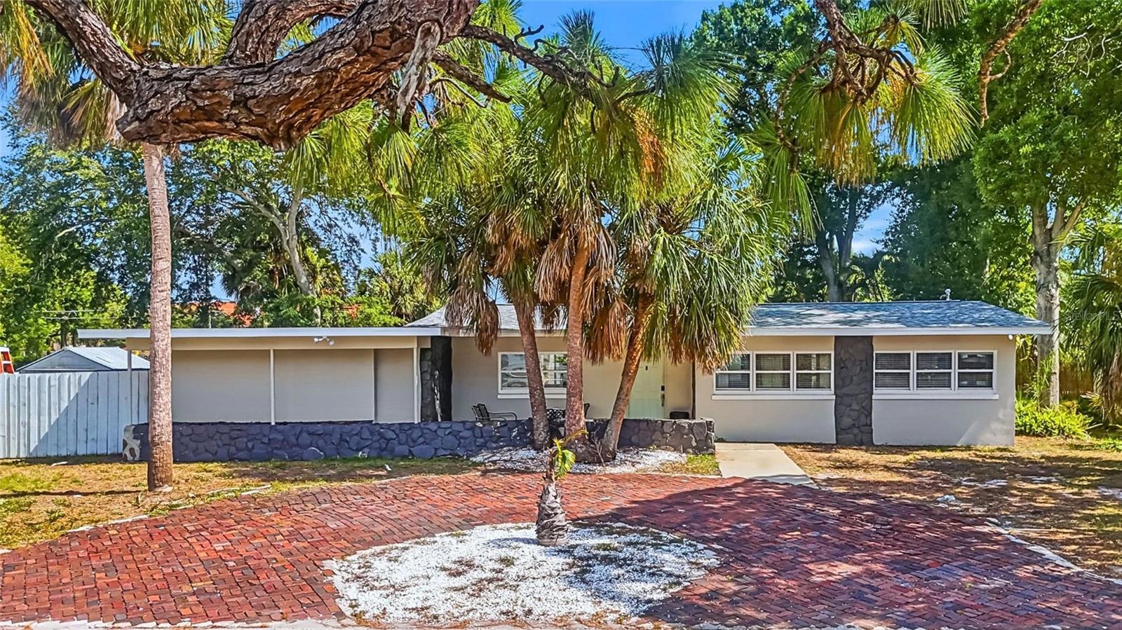 Photo of 6400 PELICAN DRIVE ST PETERSBURG FL 33707