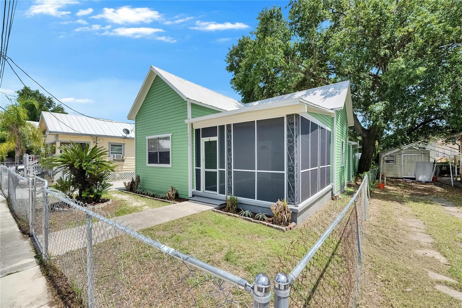 Photo of 1009 E COLUMBUS DRIVE TAMPA FL 33605