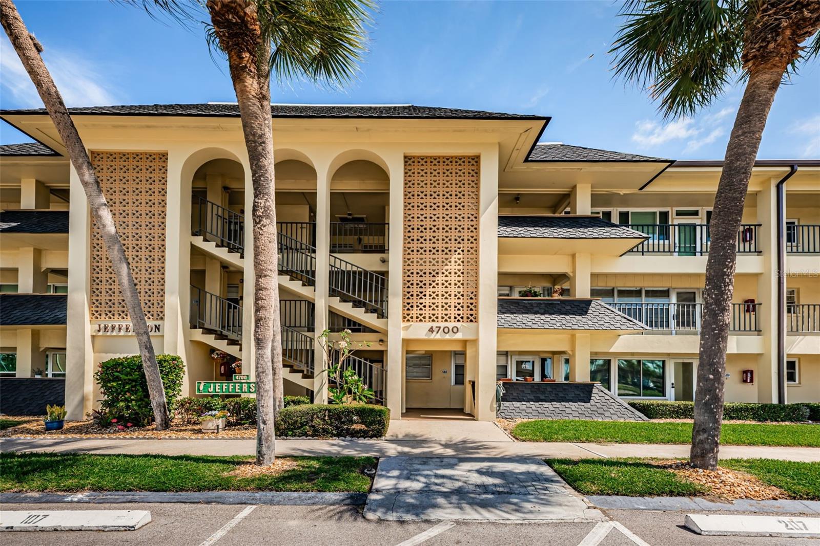 Photo of 4700 COVE CIRCLE #208 ST PETERSBURG FL 33708