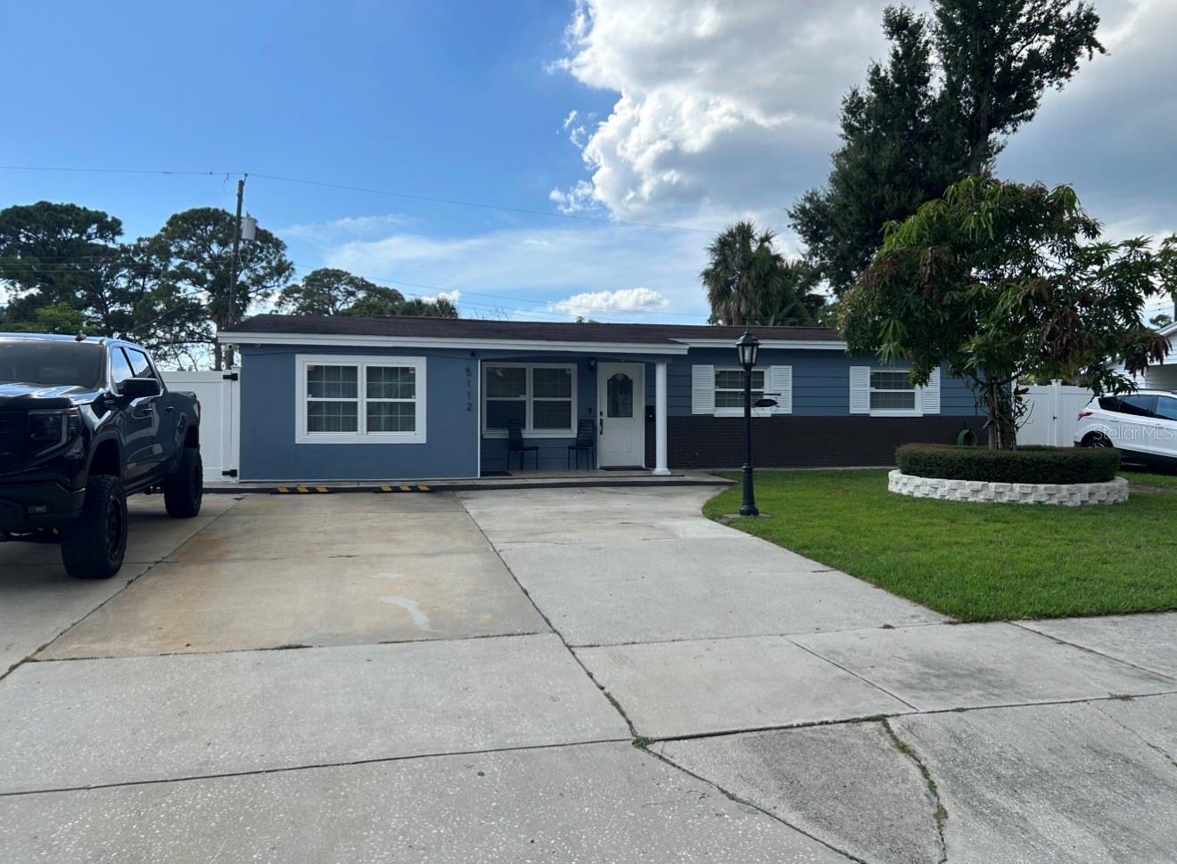 Photo of 5112 GATEWAY DRIVE TAMPA FL 33615