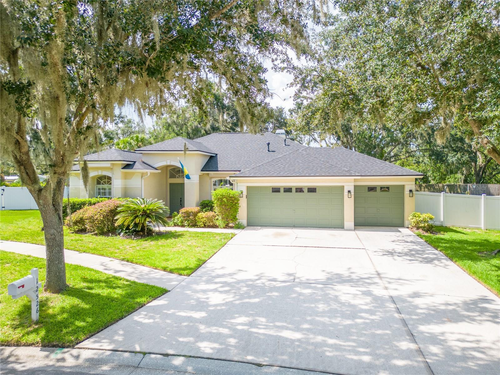 Photo of 12526 RIVER BIRCH DRIVE RIVERVIEW FL 33569