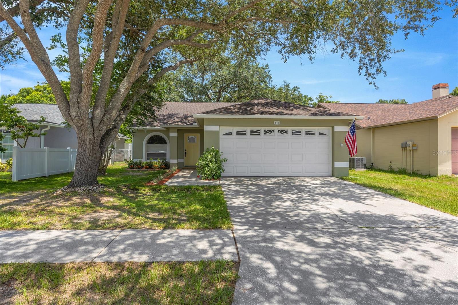 Photo of 511 CENTER POINT ROAD VALRICO FL 33594