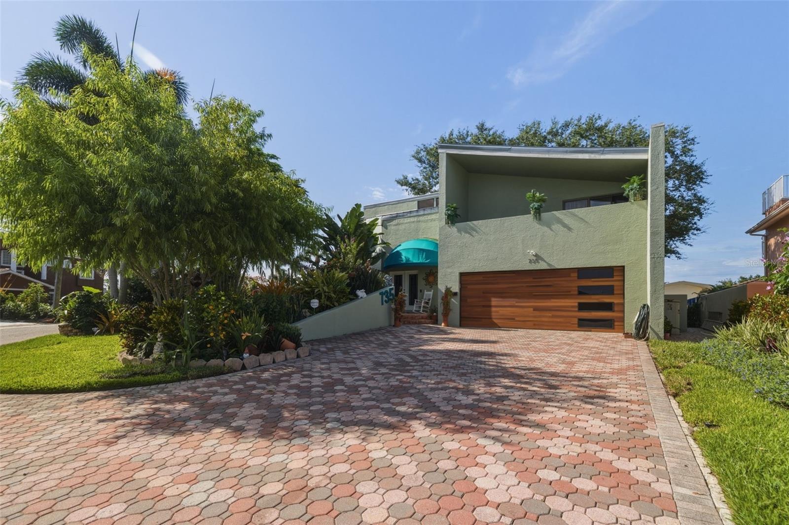 Photo of 735 79TH CIRCLE ST PETERSBURG FL 33707