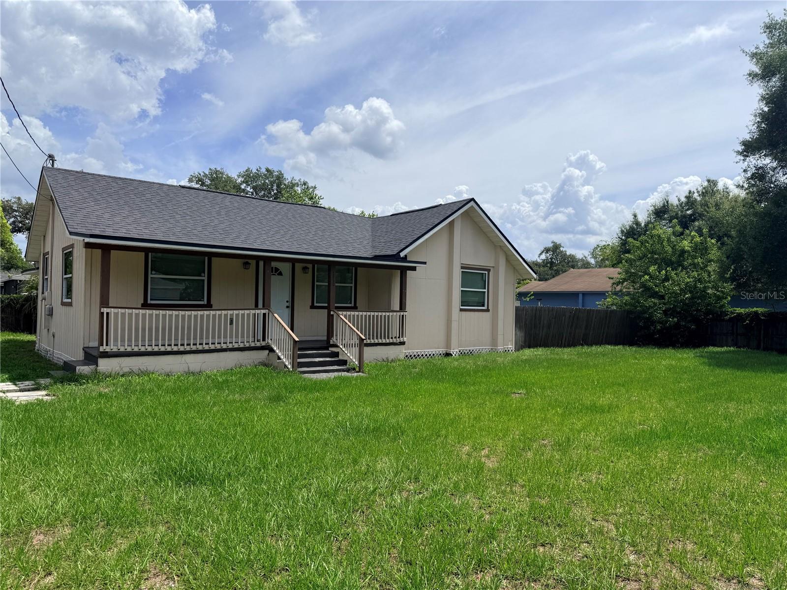 Photo of 1002 E BOUGAINVILLEA AVENUE TAMPA FL 33612
