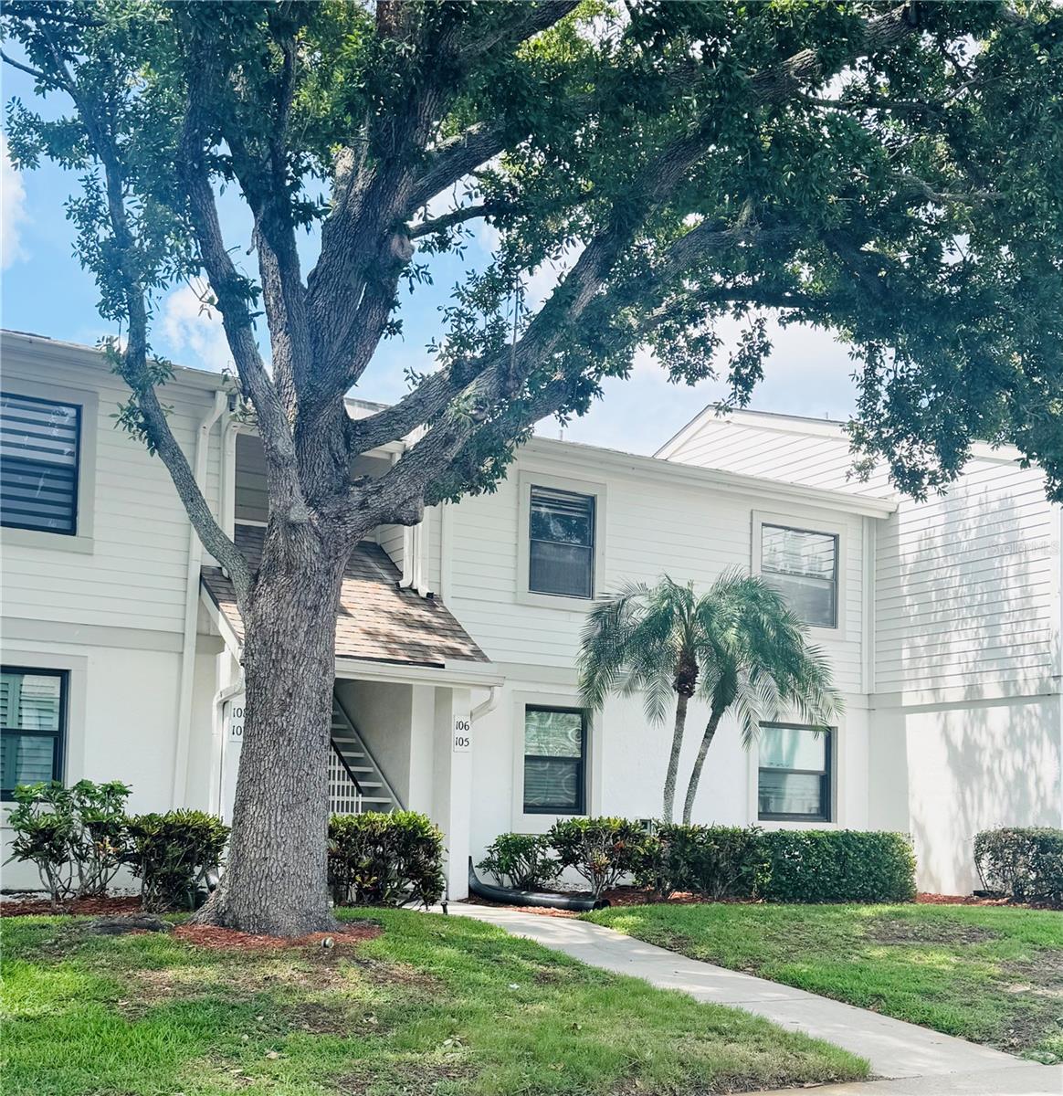 Photo of 106 WINDWARD PLACE OLDSMAR FL 34677