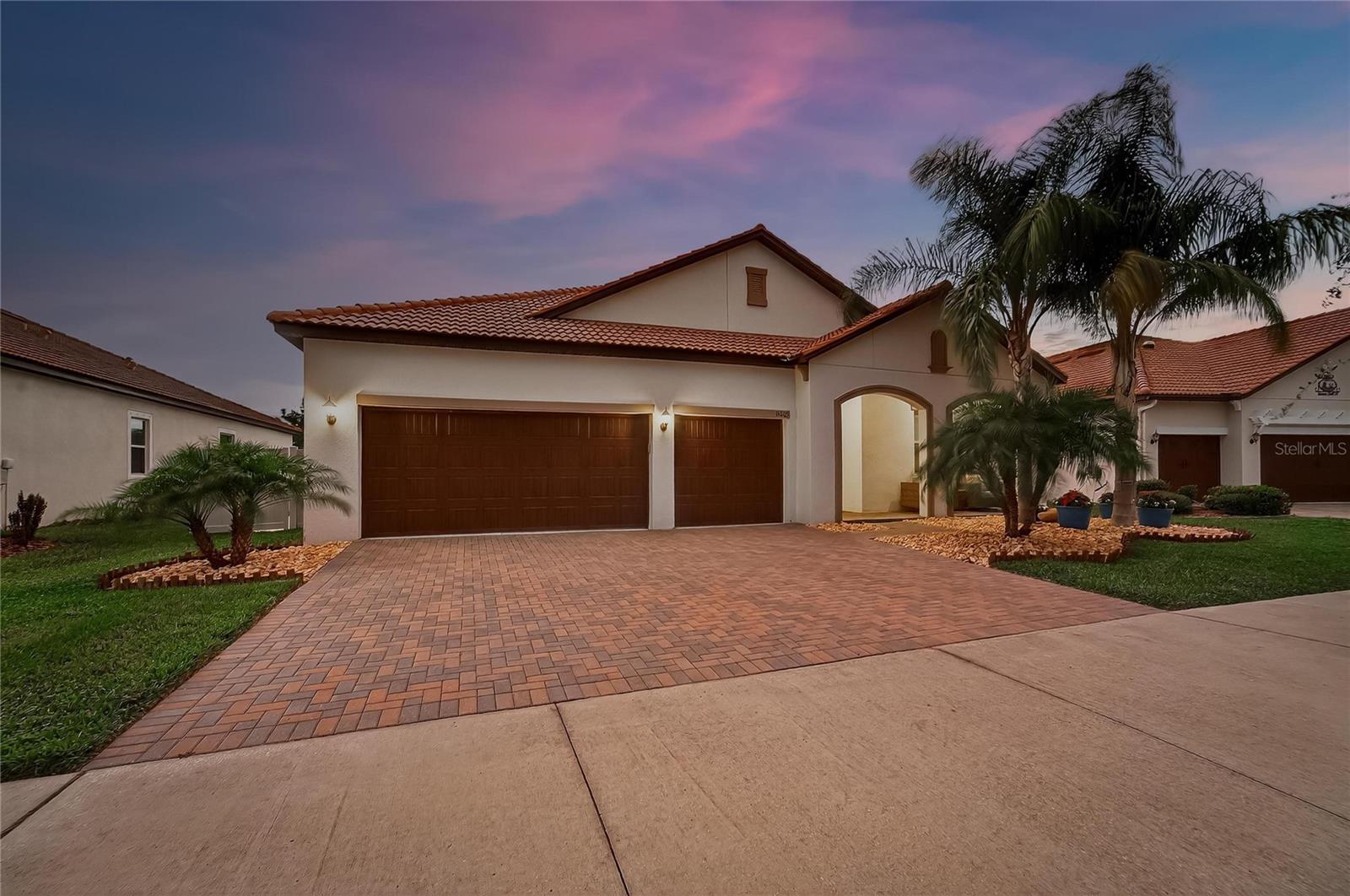 Photo of 16805 BANNER SHELL PLACE WIMAUMA FL 33598