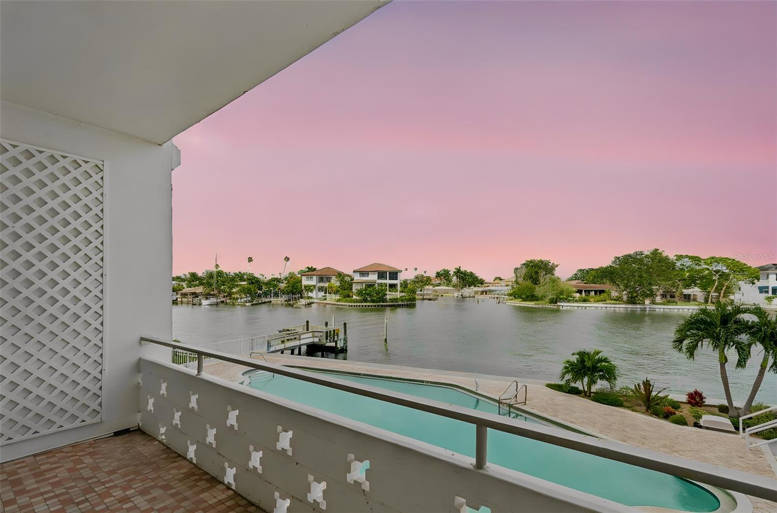 Photo of 1365 N SNELL ISLE BOULEVARD #2E ST PETERSBURG FL 33704