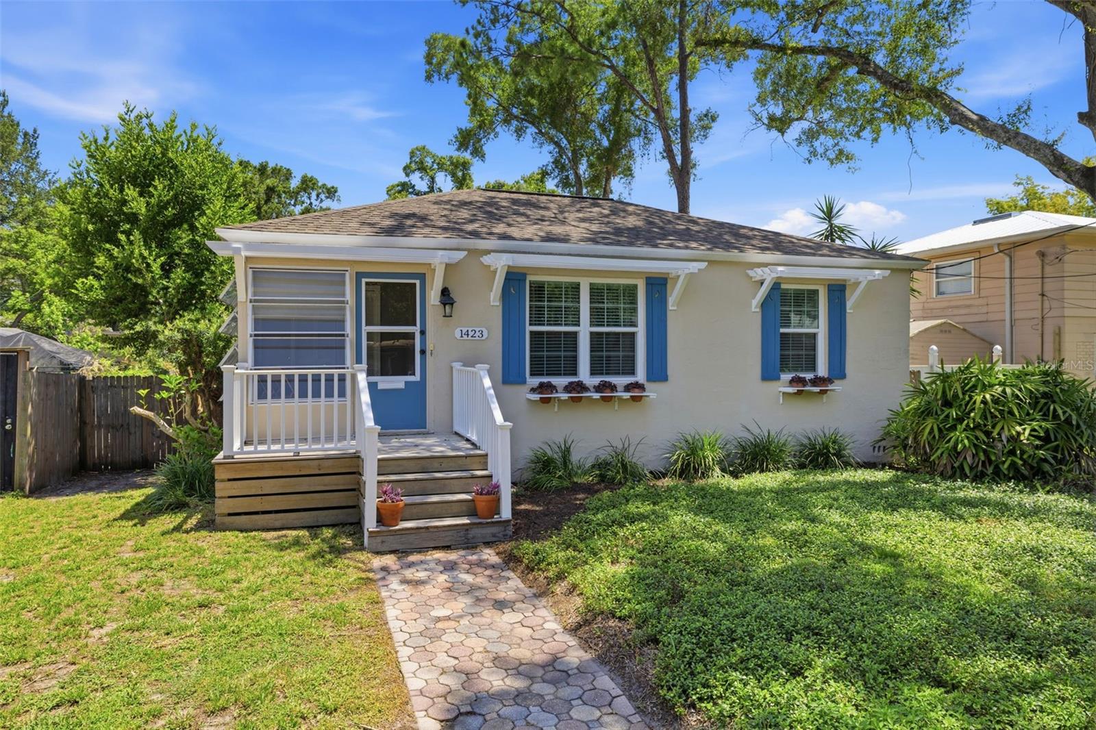 Photo of 1423 E HENRY AVENUE TAMPA FL 33604
