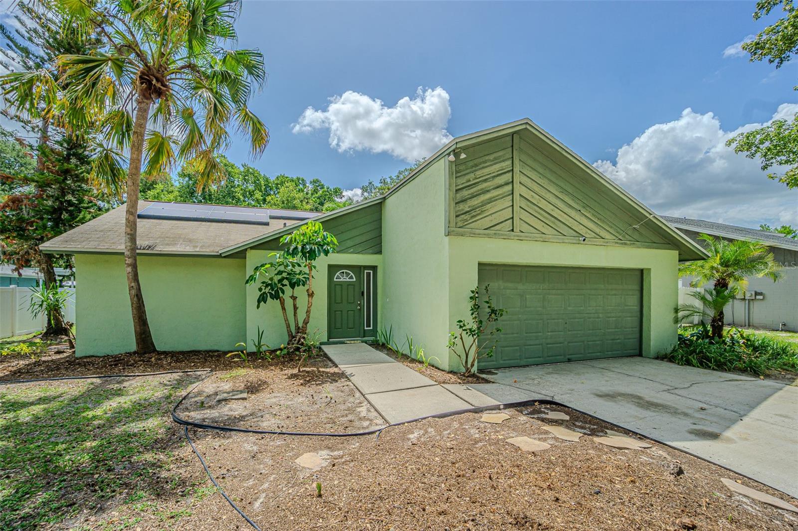 Photo of 18425 SWAN LAKE DRIVE LUTZ FL 33549