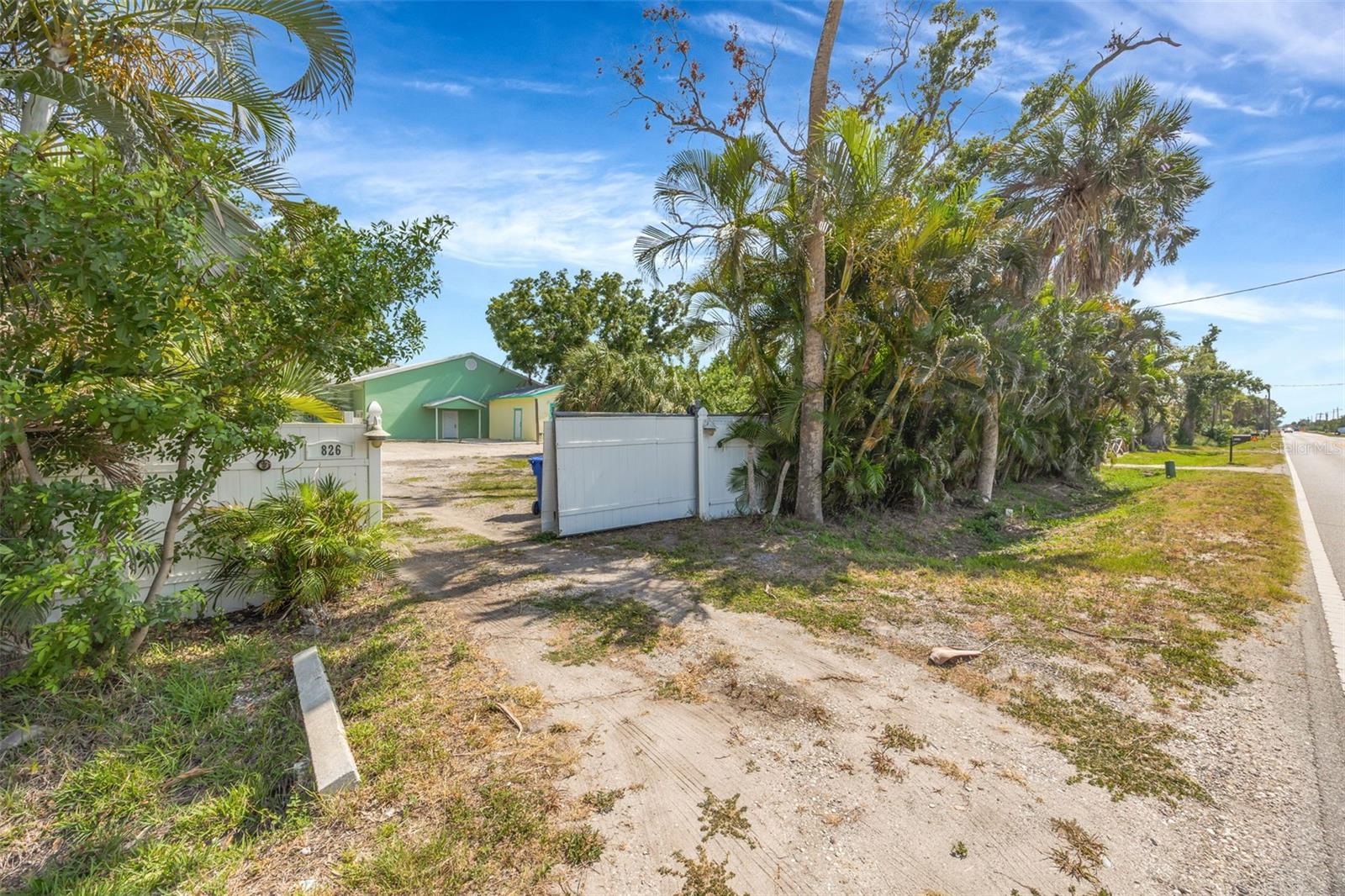 Photo of 826 W SHELL POINT STREET RUSKIN FL 33570