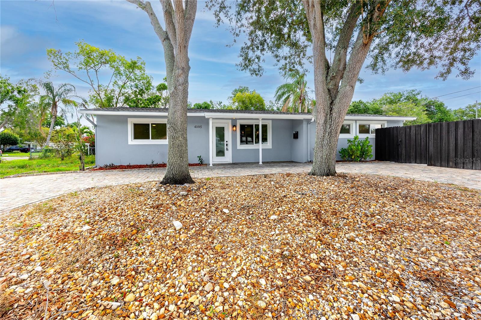Photo of 4095 LOCUST STREET ST PETERSBURG FL 33703
