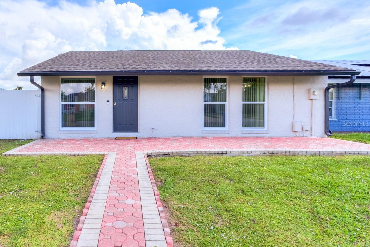 Photo of 8541 BRIAR GROVE CIRCLE TAMPA FL 33615