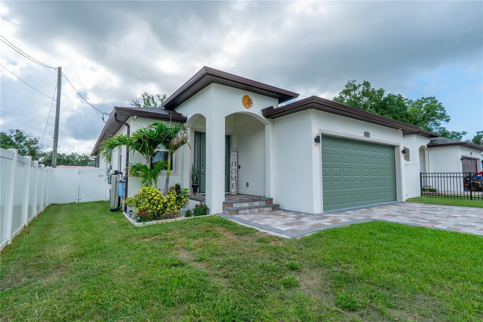Photo of 8307 N GOMEZ AVENUE TAMPA FL 33614