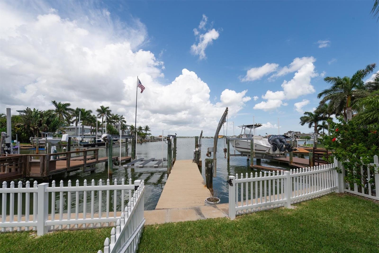 Photo of 303 N BATH CLUB BOULEVARD NORTH REDINGTON BEACH FL 33708
