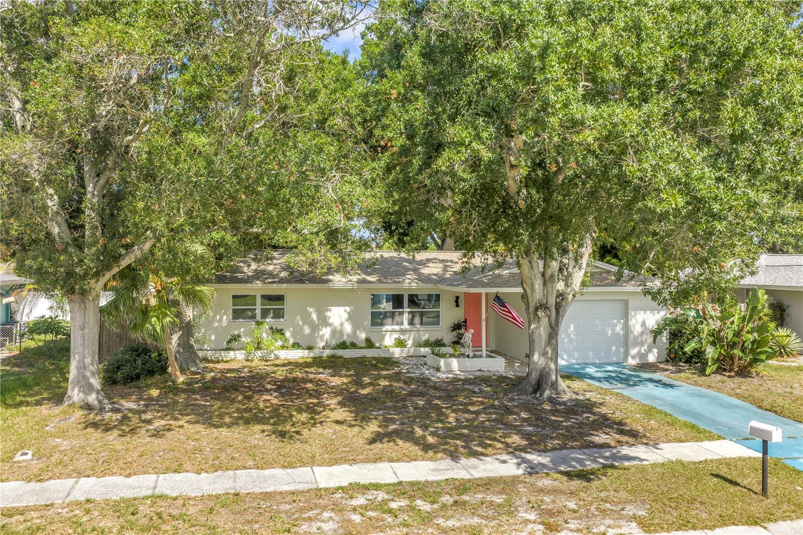 Photo of 11478 IMPERIAL GROVE DRIVE LARGO FL 33774