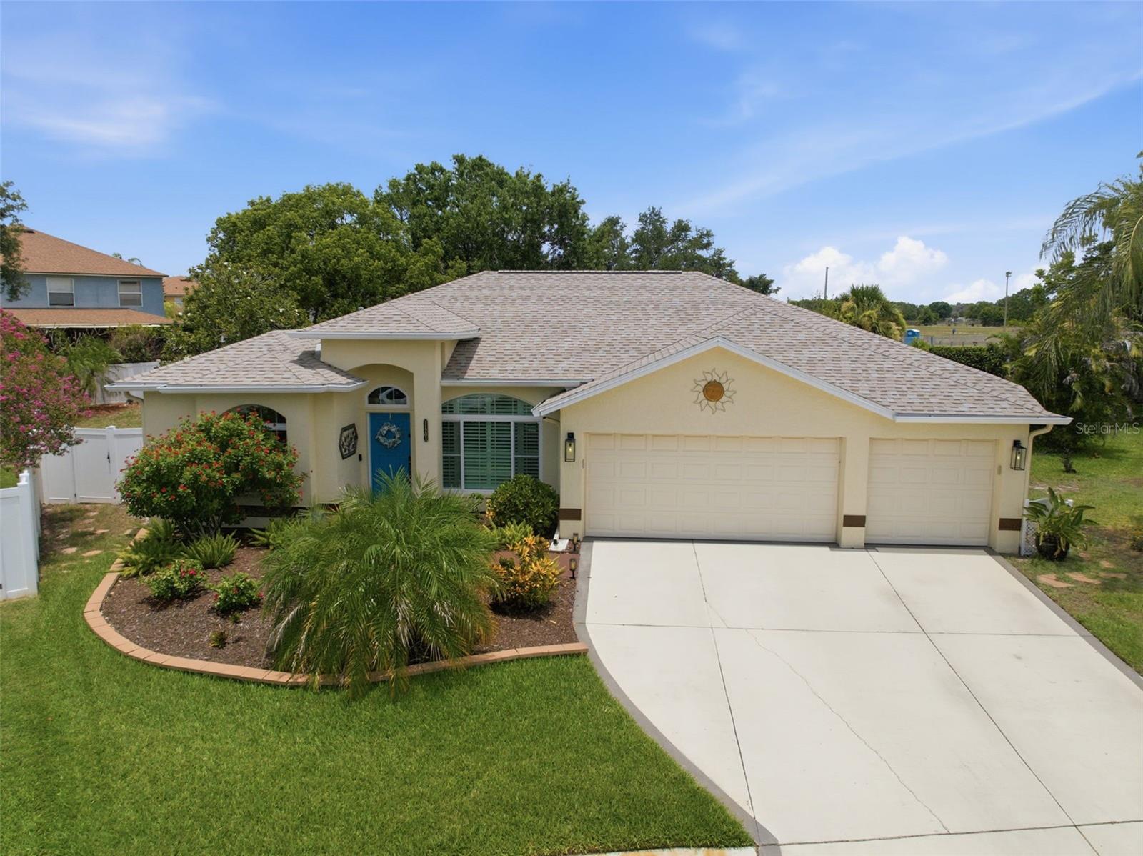 Photo of 11201 SAINT ANDREWS COURT RIVERVIEW FL 33579
