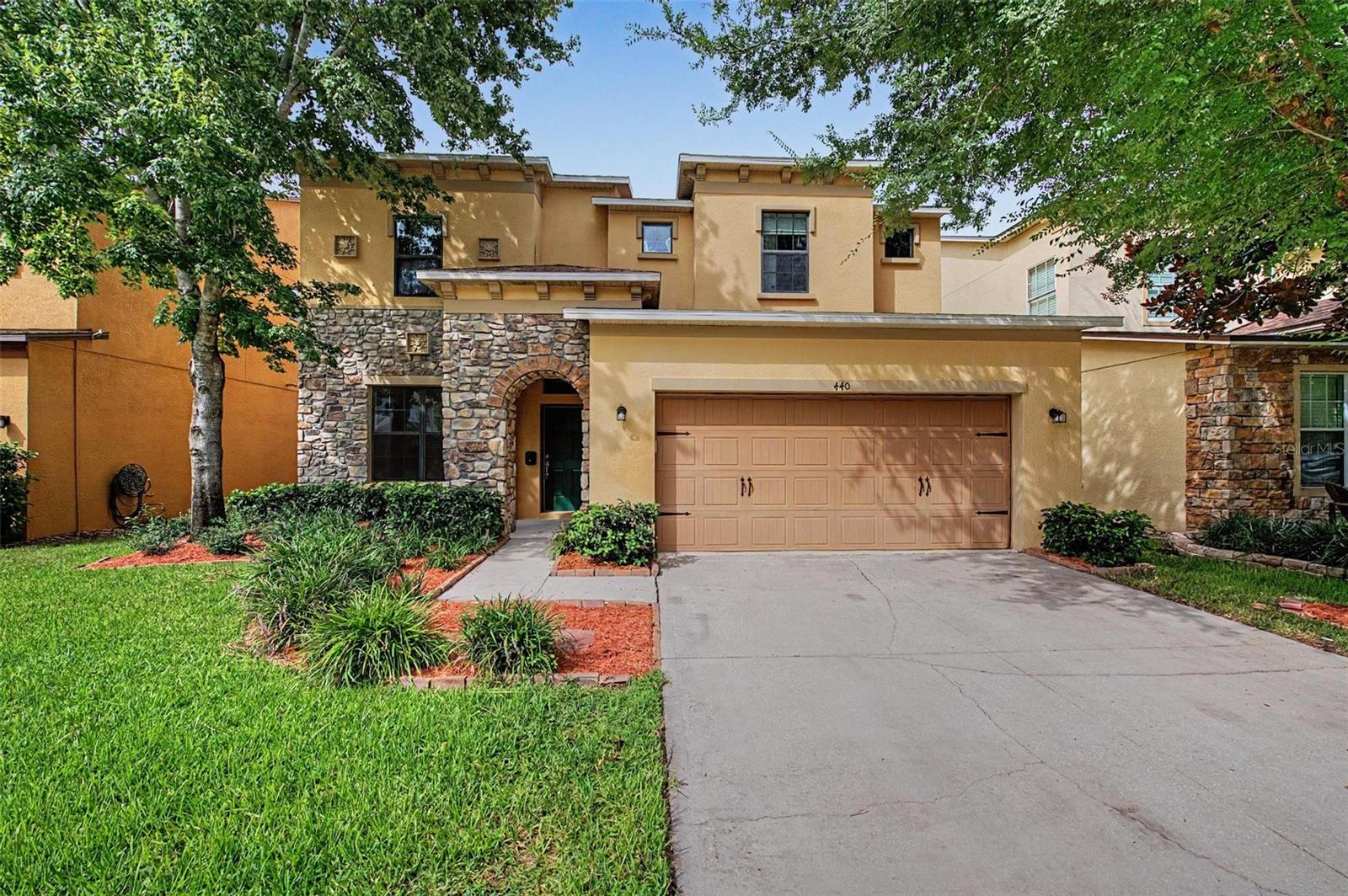 Photo of 440 WESTCHESTER HILLS LANE VALRICO FL 33594