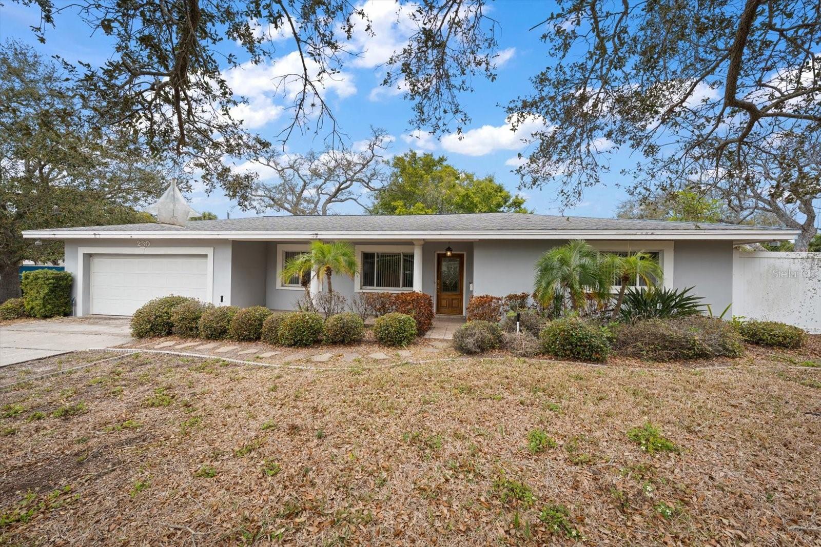 Photo of 230 GARDEN CIRCLE BELLEAIR FL 33756