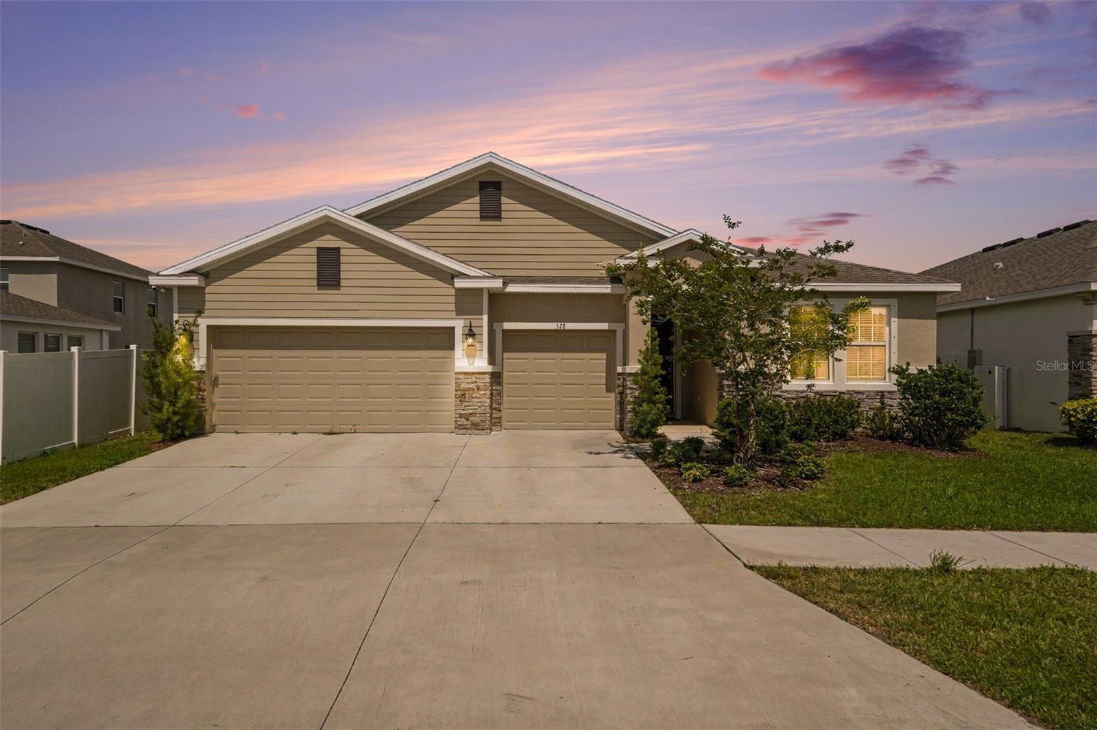 Photo of 528 OCEAN SPRAY DRIVE RUSKIN FL 33570
