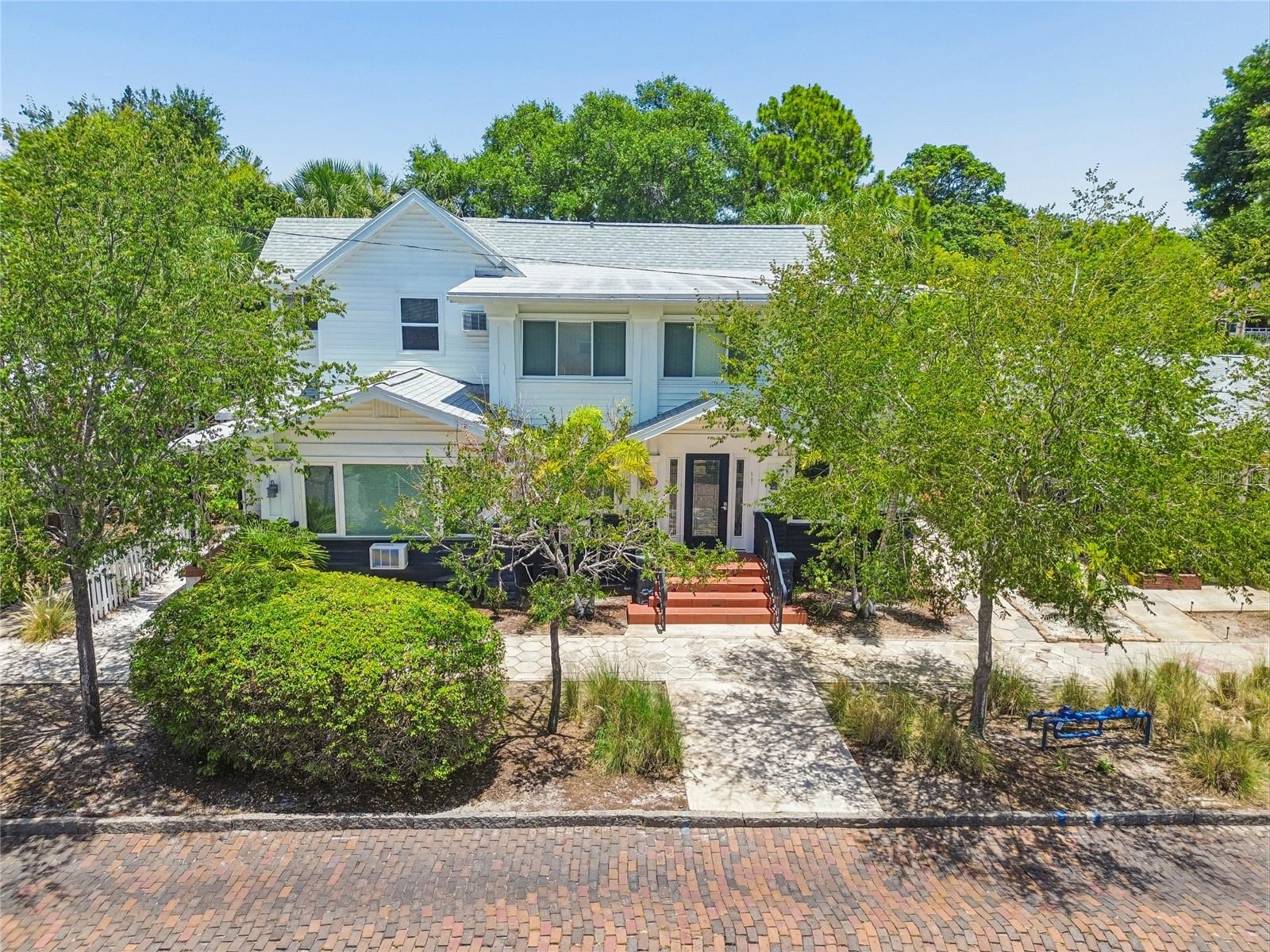Photo of 255 6TH AVENUE ST PETERSBURG FL 33701