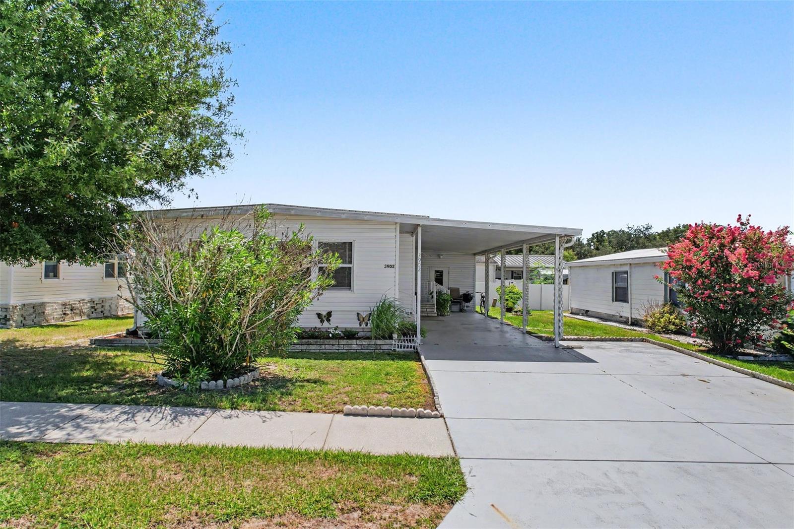 Photo of 3902 JULIE DRIVE WESLEY CHAPEL FL 33543